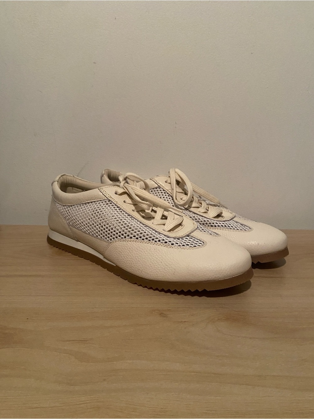 Seychelles Cream Mesh and Tan Sole Sneakers sz10